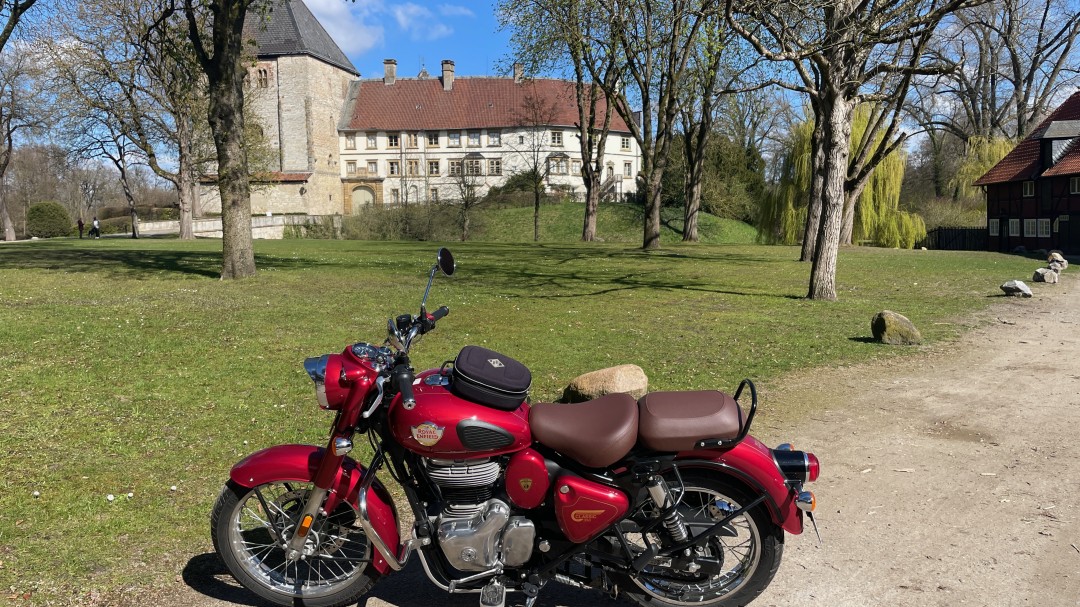 Moped vor Schloss Rheda