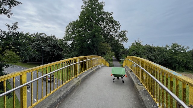 gelbe Brücke