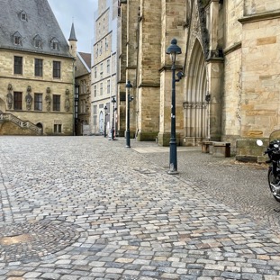 BMW auf dem Markt im Februar.jpeg