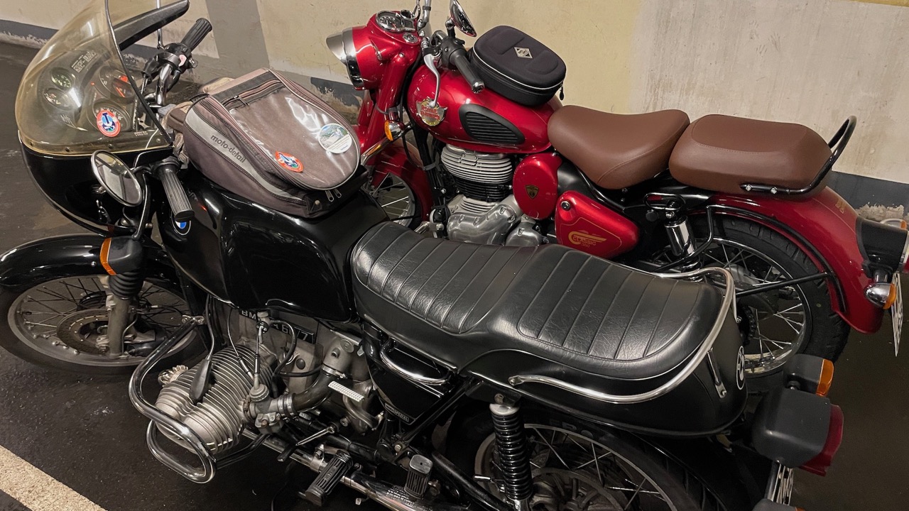 die rote Freundin.jpeg