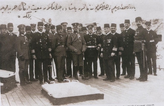 Deutsche u Türkische Offiziere auf der Yavuz Goeben