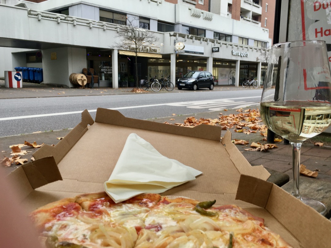 Lockdown2-Pizza Bushaltestelle.jpeg