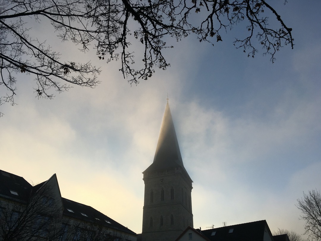 Katharinenkirche im Nebel.jpeg