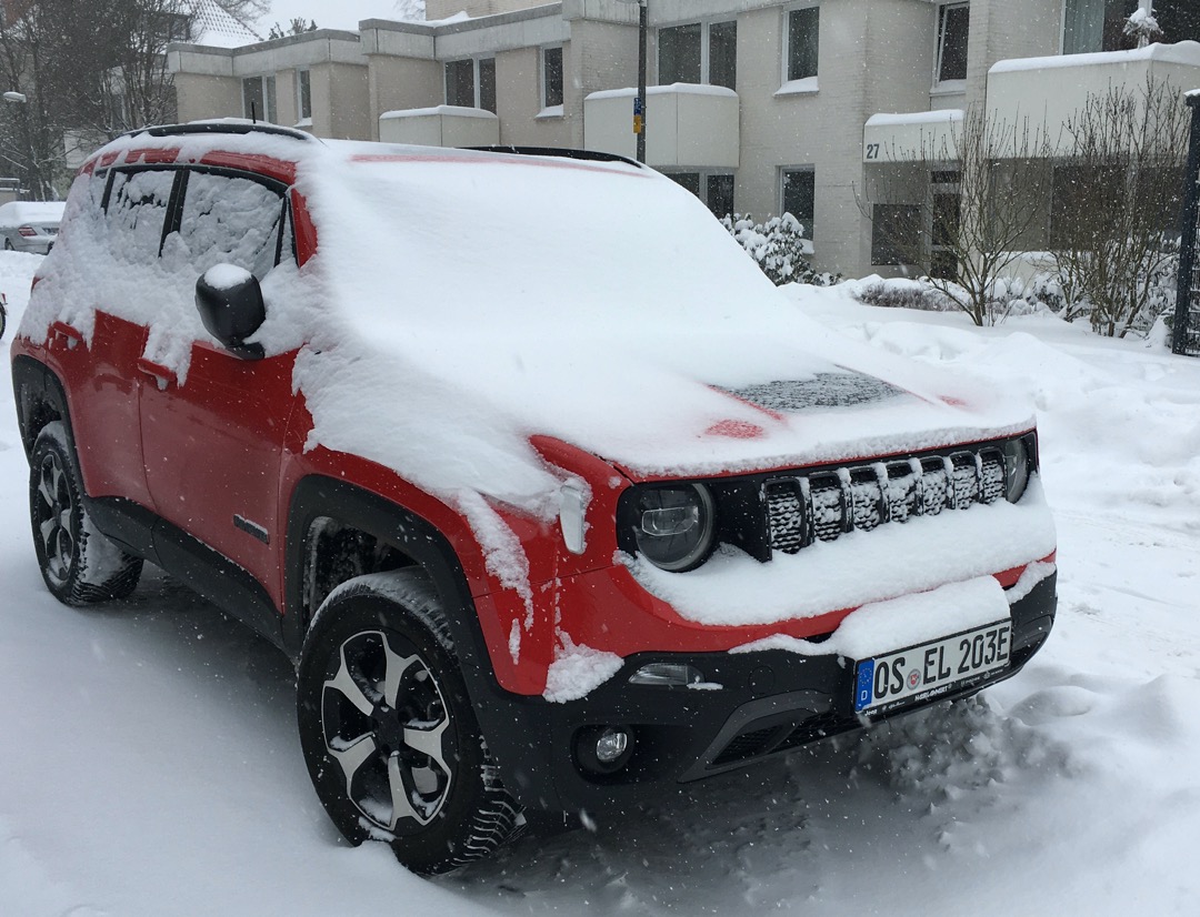 Jeepy im Schnee.jpeg