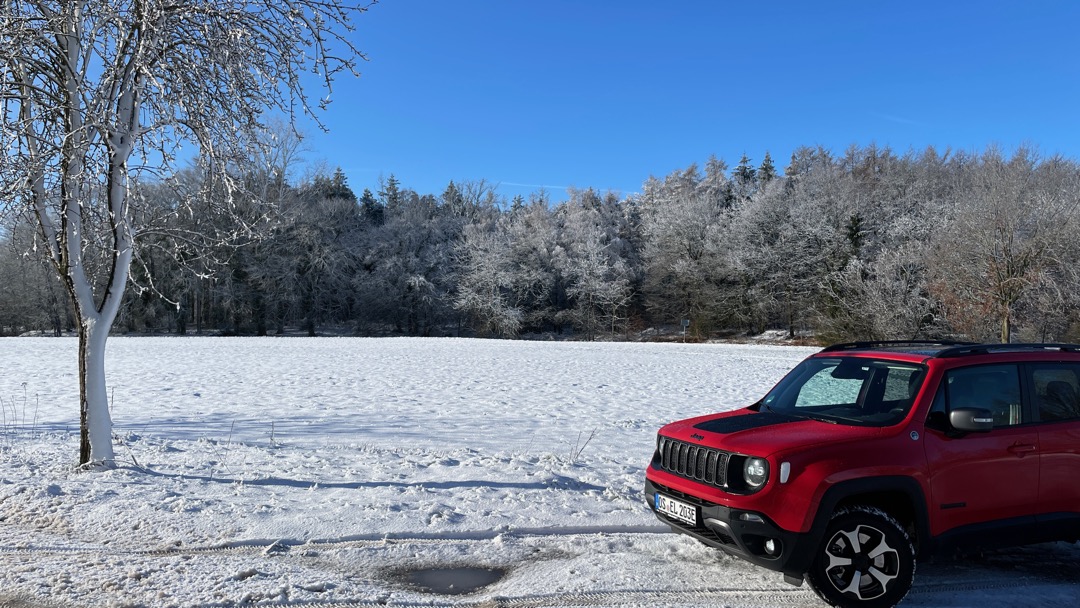 Jeepy im Schnee.jpeg