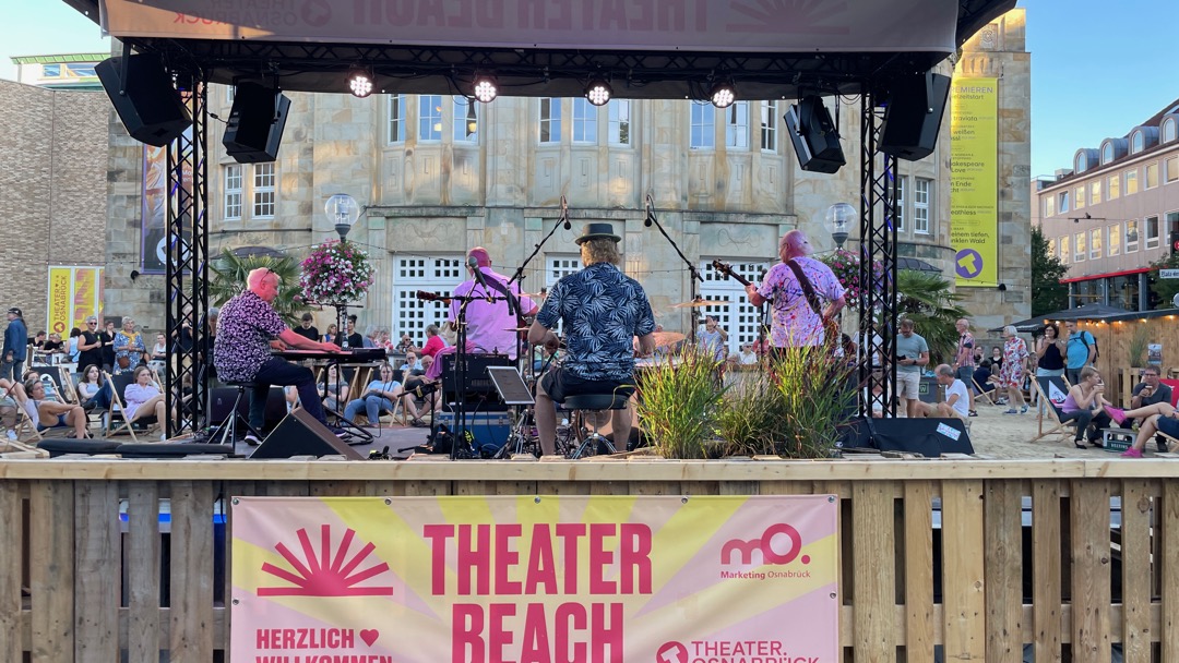 Theaterbeach mit Fiddi.jpeg