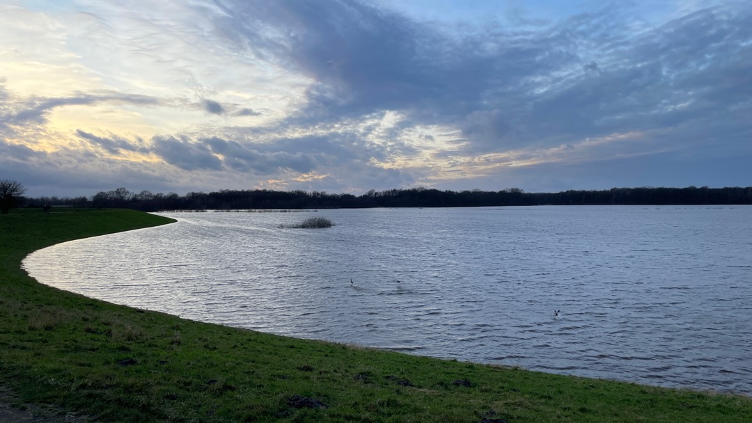 Reservebecken voll.jpeg