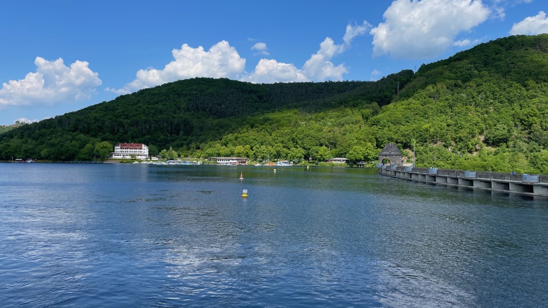 Edersee Staumauer.jpeg