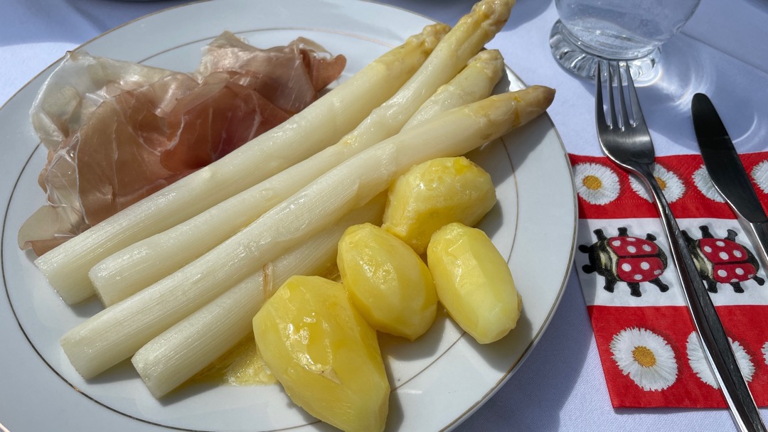 Spargel bei Mutter 2024.jpeg