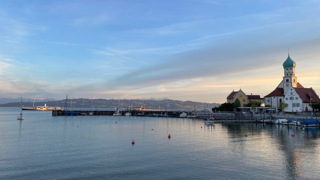 Wasserburg mit altem Schiff.jpg