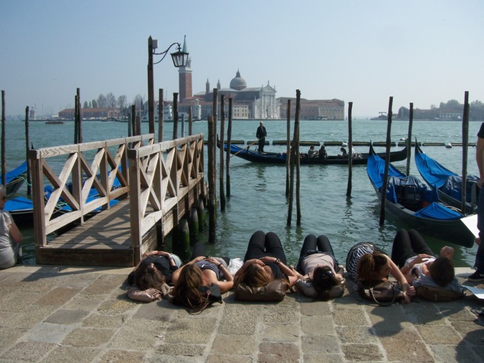 Touristinnen in Venedig 5