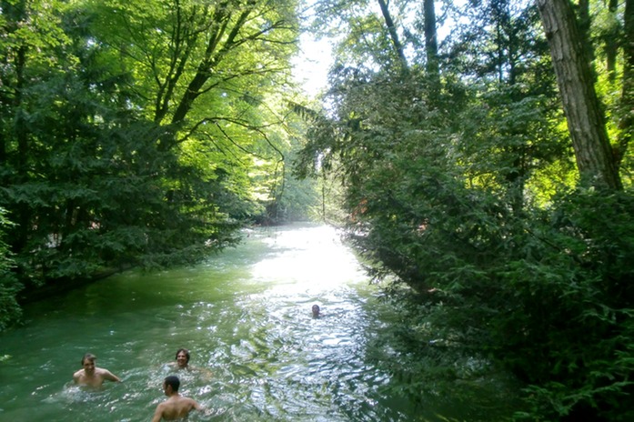 Wasserspiele im Englischen Garten