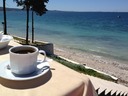 trkischer Kaffee am Meer