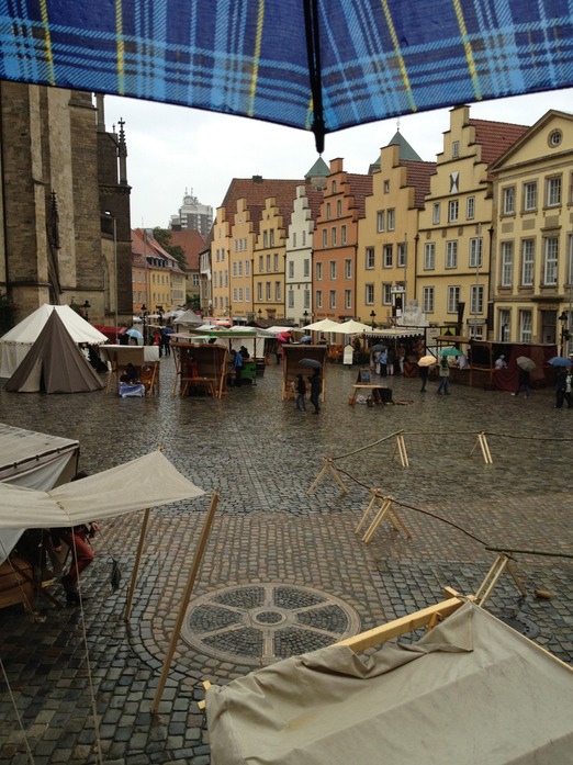 mittelalter Markt im Regen