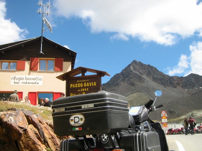 der alte Gavia und die alte BMW