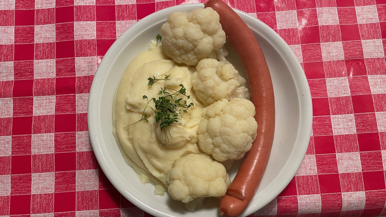 Blumenkohl mit Pü und Wiener