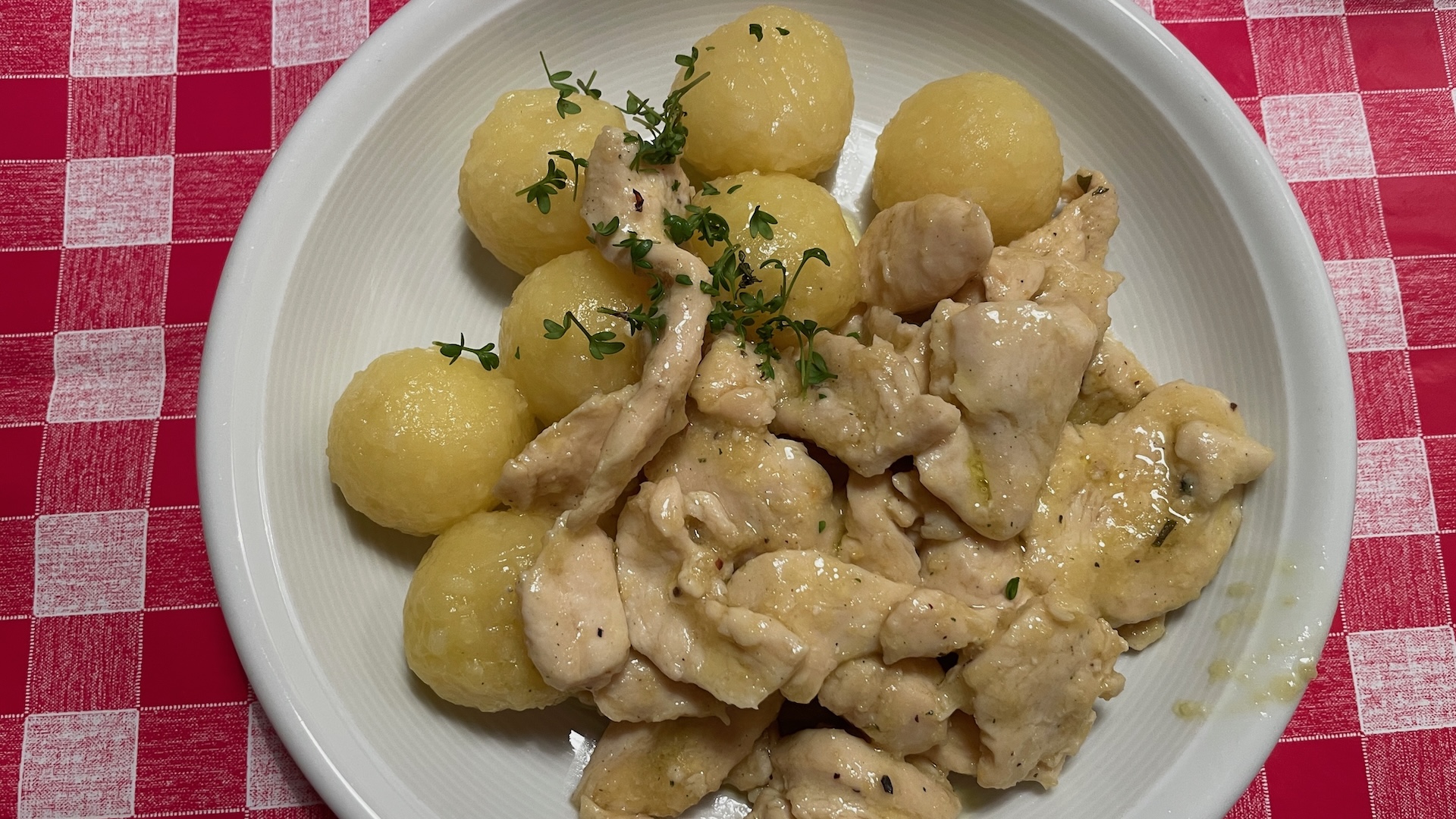 Huhnschnetzel mit Knödeln