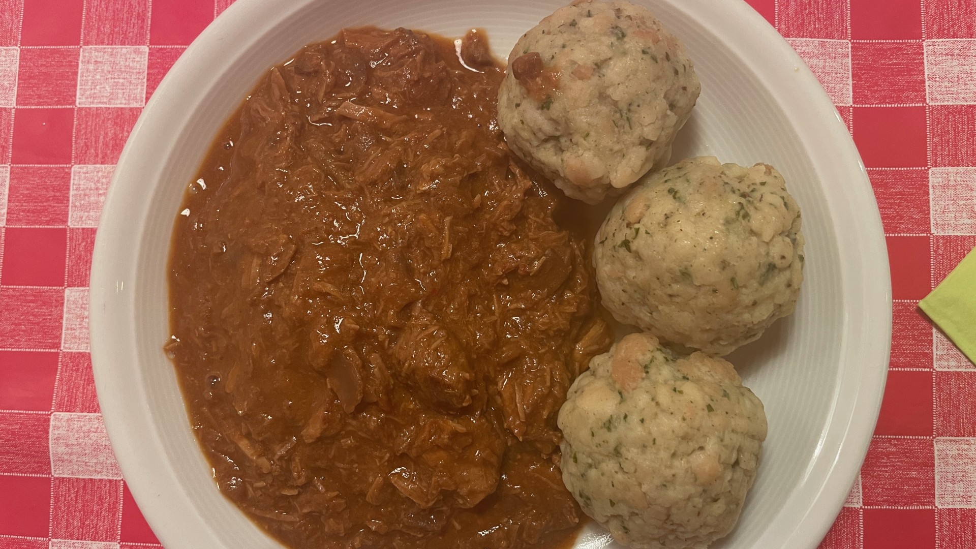 Semmelnknödelngulasch