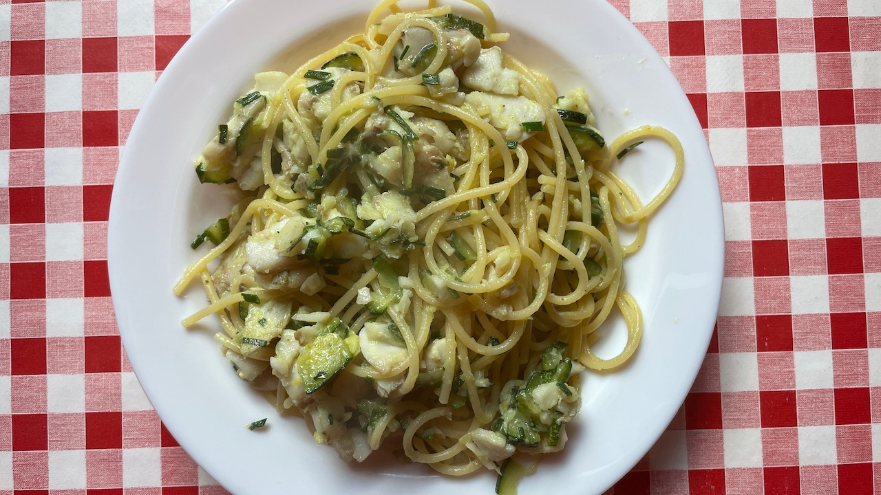 Spaghetti Rotbarsch Zucchini