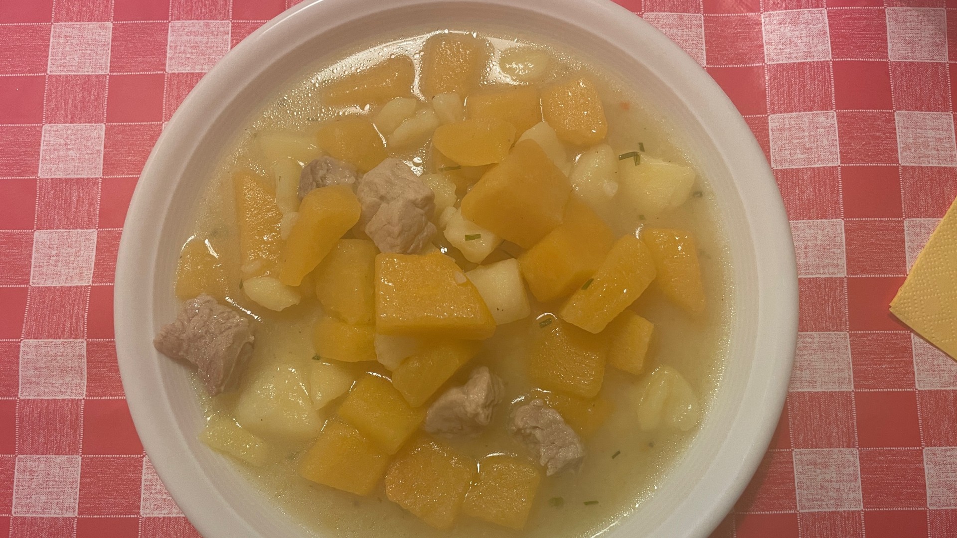 Steckrübensuppe mit Schnitzel